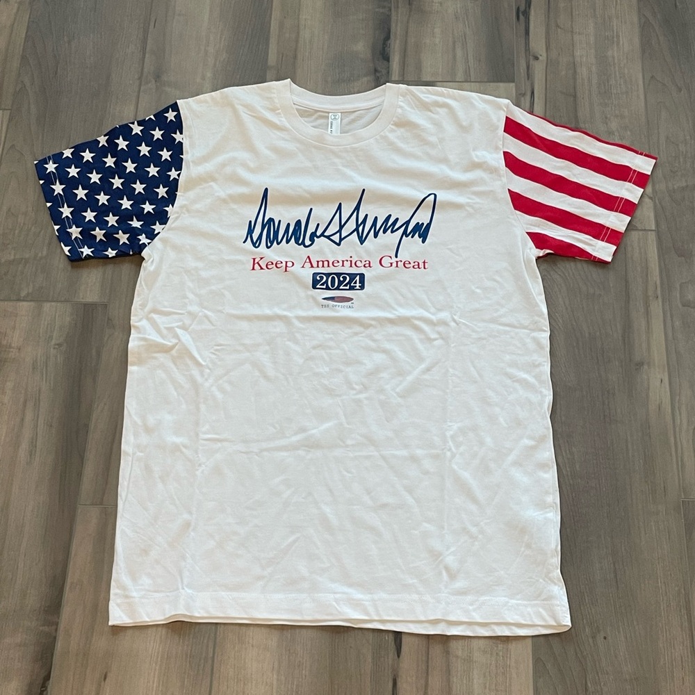 Donald Trump for President American Flag short sleeve t shirt signature Maga